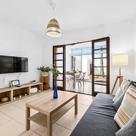 Delparaiso Apartment, Bastian