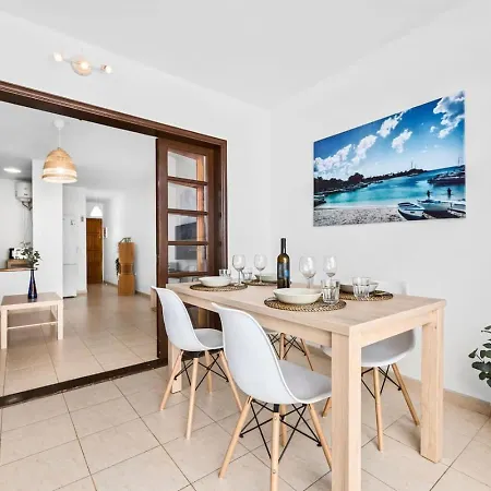 Delparaiso Apartment, Bastian